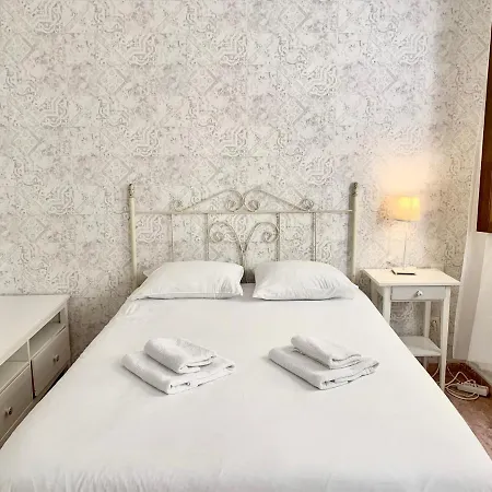 Lyrioshomes La Merced Centro Malaga