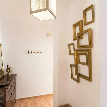 Lyrioshomes La Merced Centro Malaga