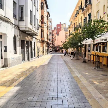 Lyrioshomes La Merced Centro Málaga