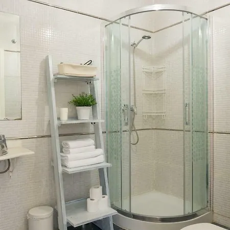 Lyrioshomes La Merced Centro * Málaga