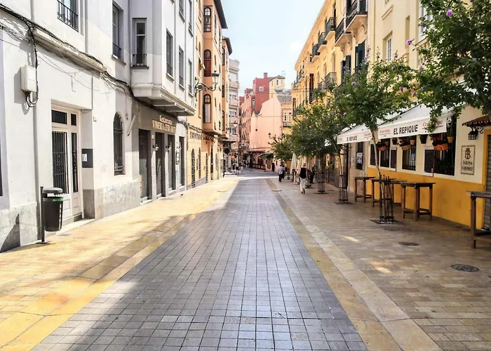 Lyrioshomes La Merced Centro Málaga