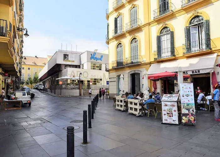 Lyrioshomes La Merced Centro Málaga